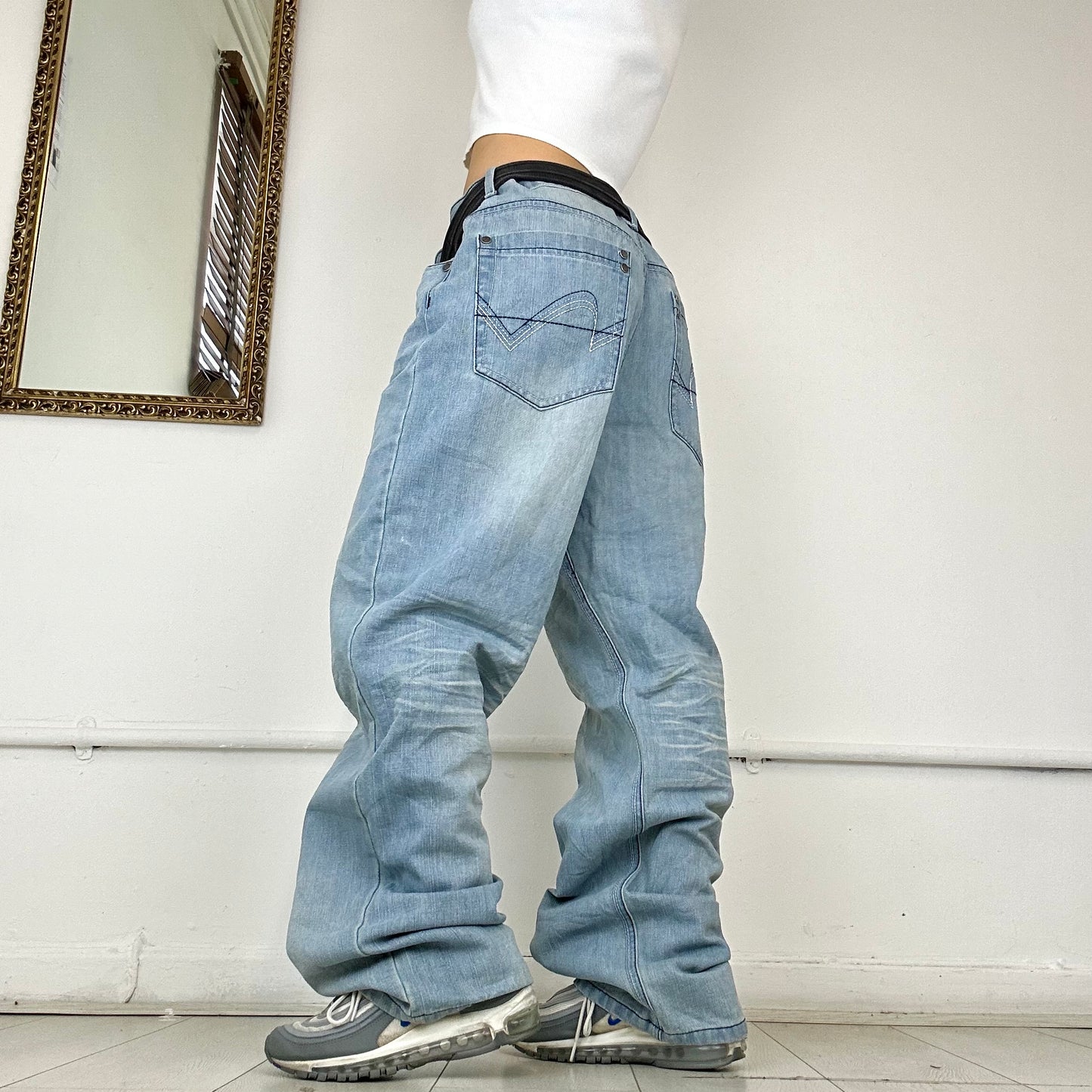 00s light wash baggy jeans