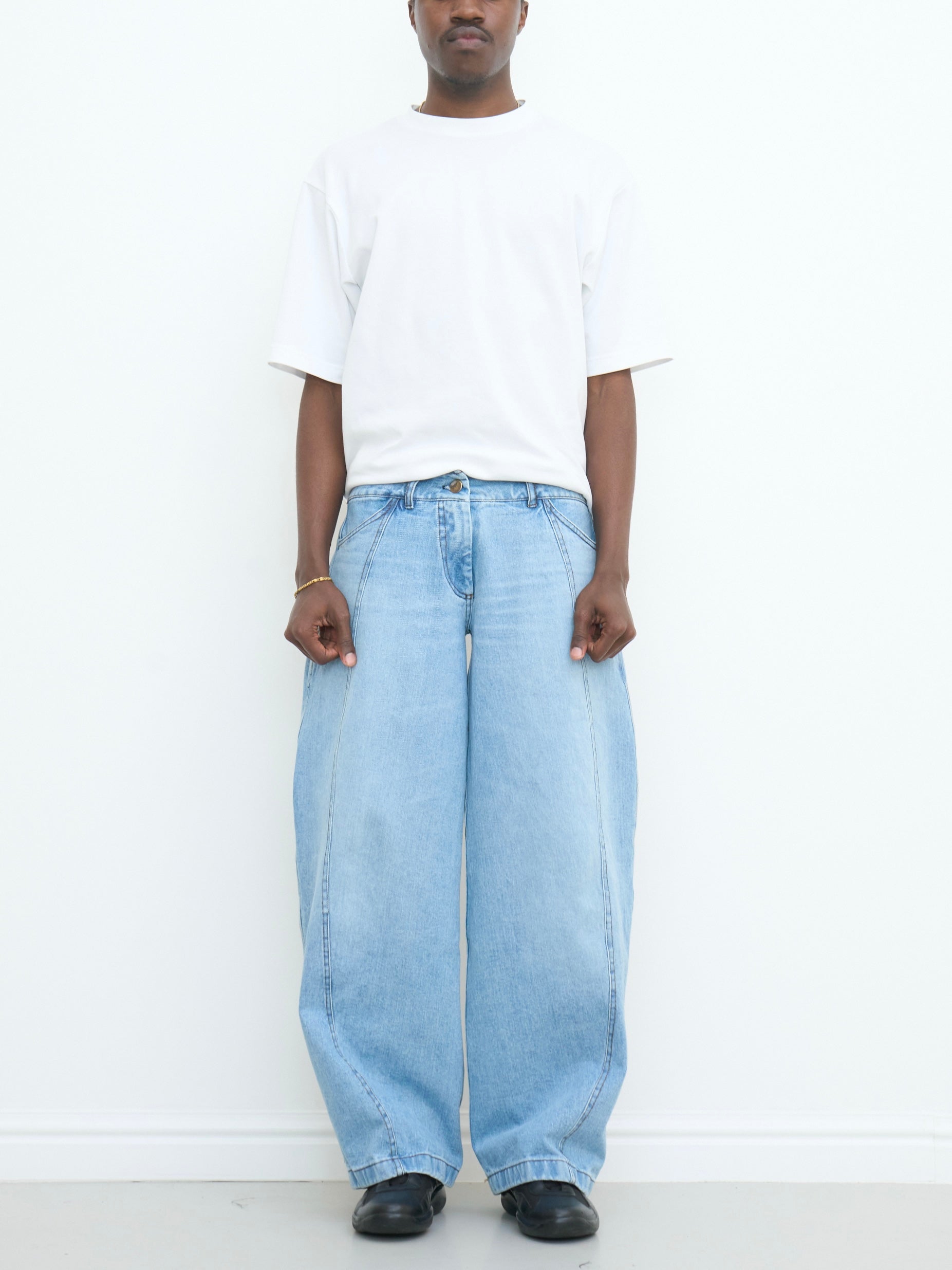 balloon jean - light washed denim