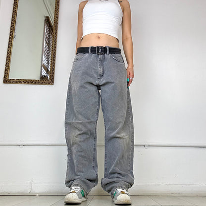 baggy grey wrangler jeans