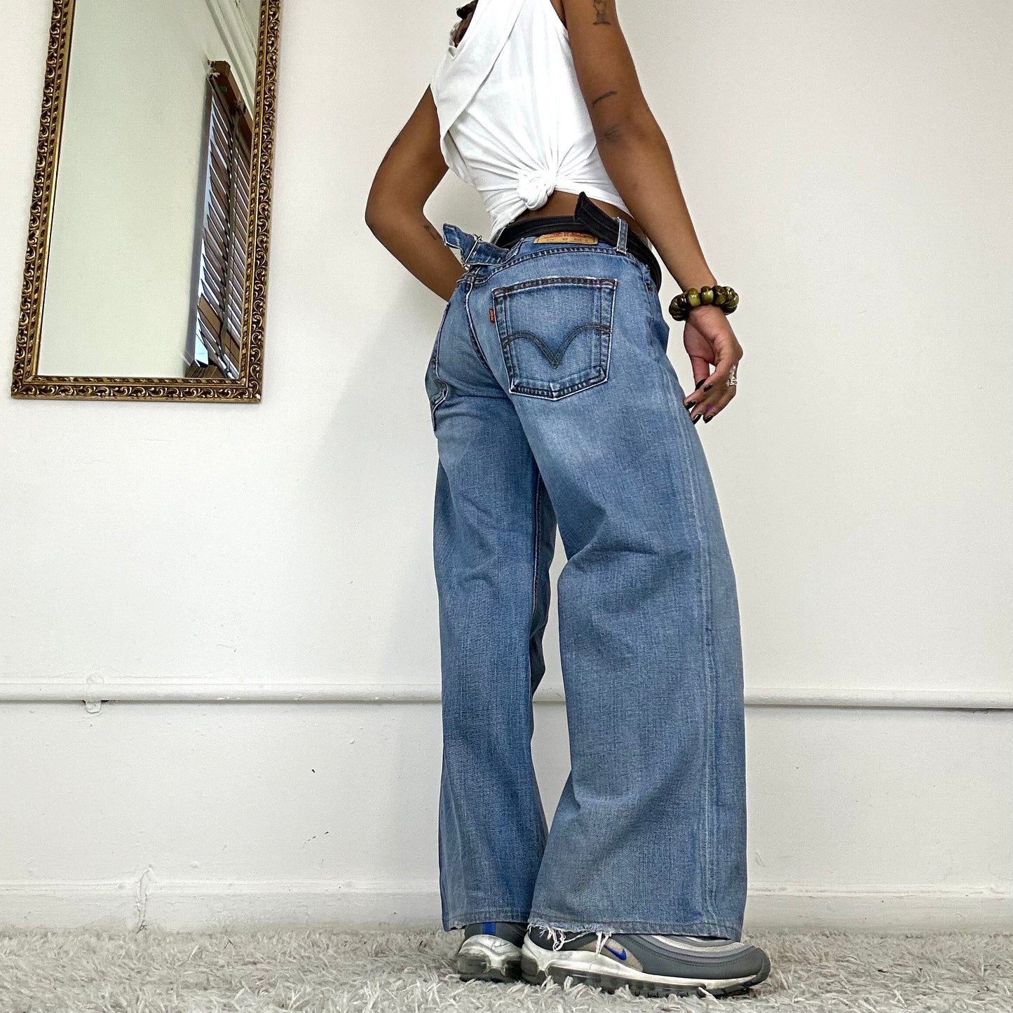 wide leg baggy levi’s jeans