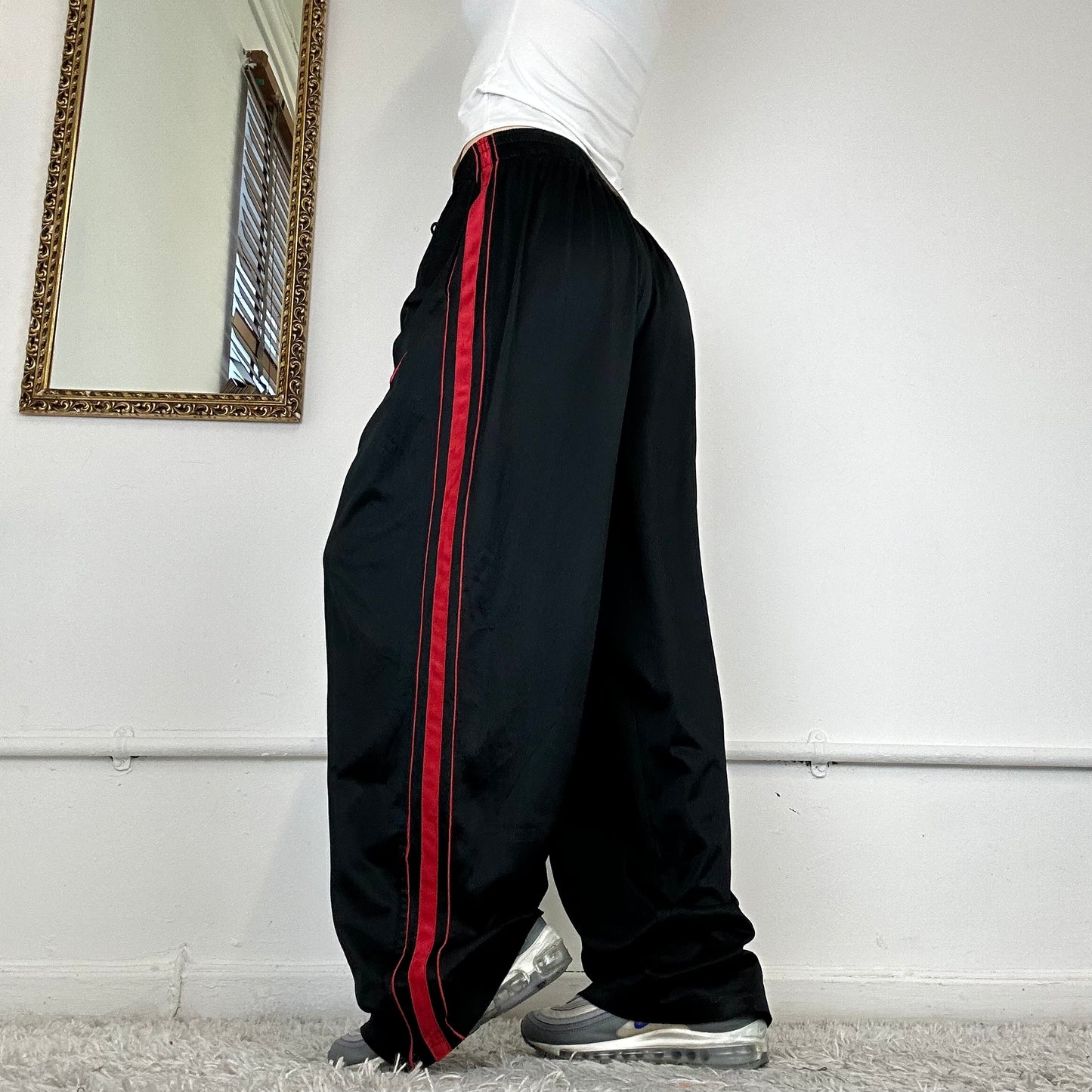 wide leg baggy nike tracksuit bottoms