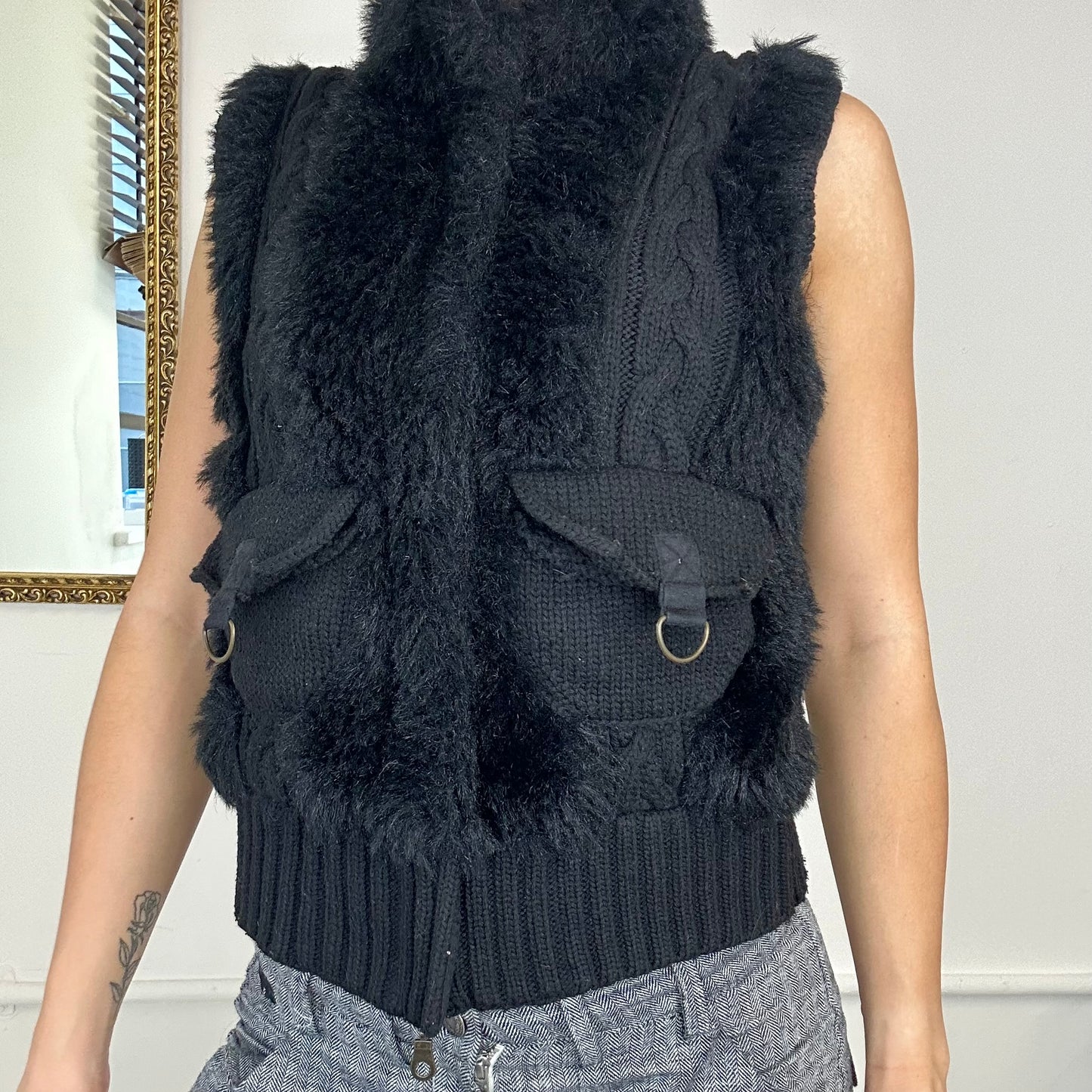 2000's zip up knitted gilet