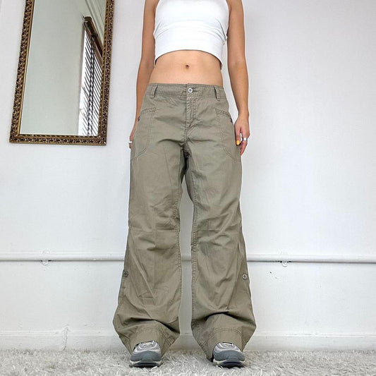 2000’s khaki cargo trousers