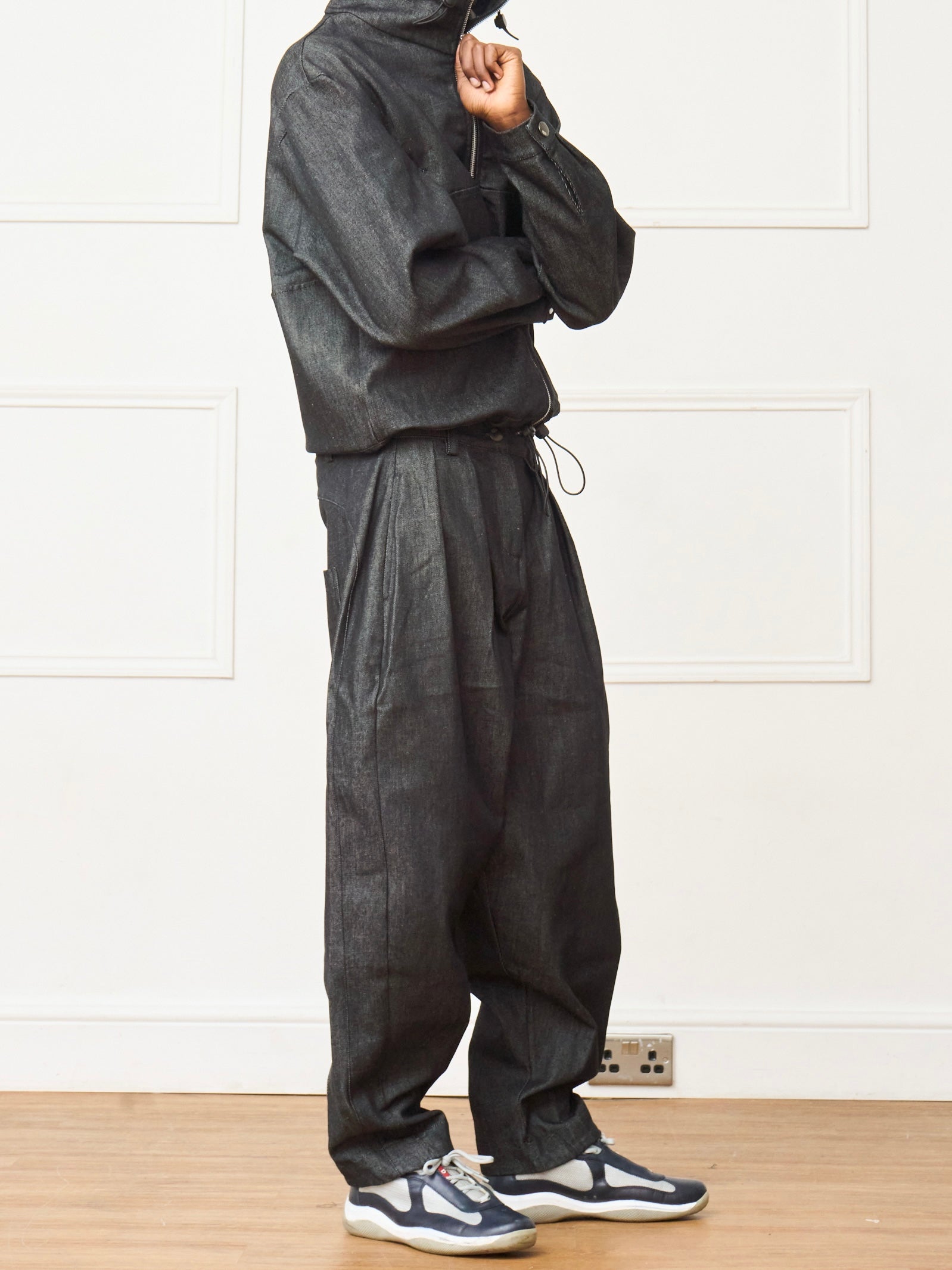 barrel jean - dark grey denim