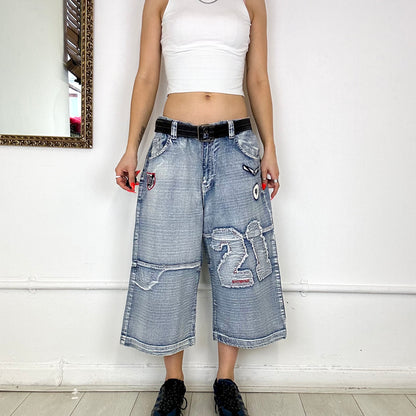 2000’s baggy denim shorts