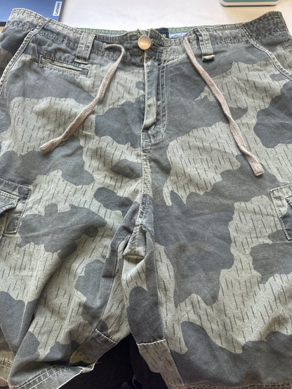 baggy camo billabong shorts