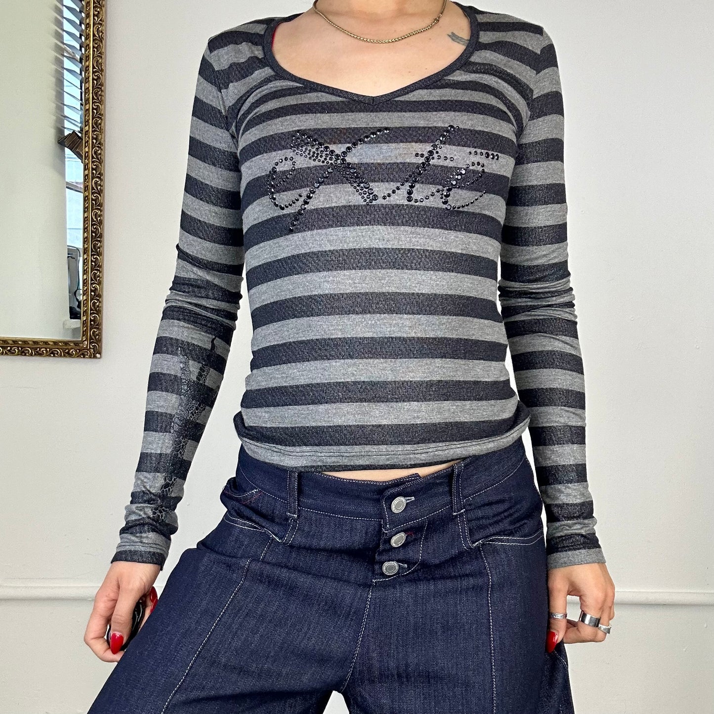 2000's exte long sleeved striped top