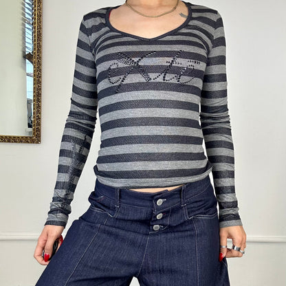 2000's exte long sleeved striped top