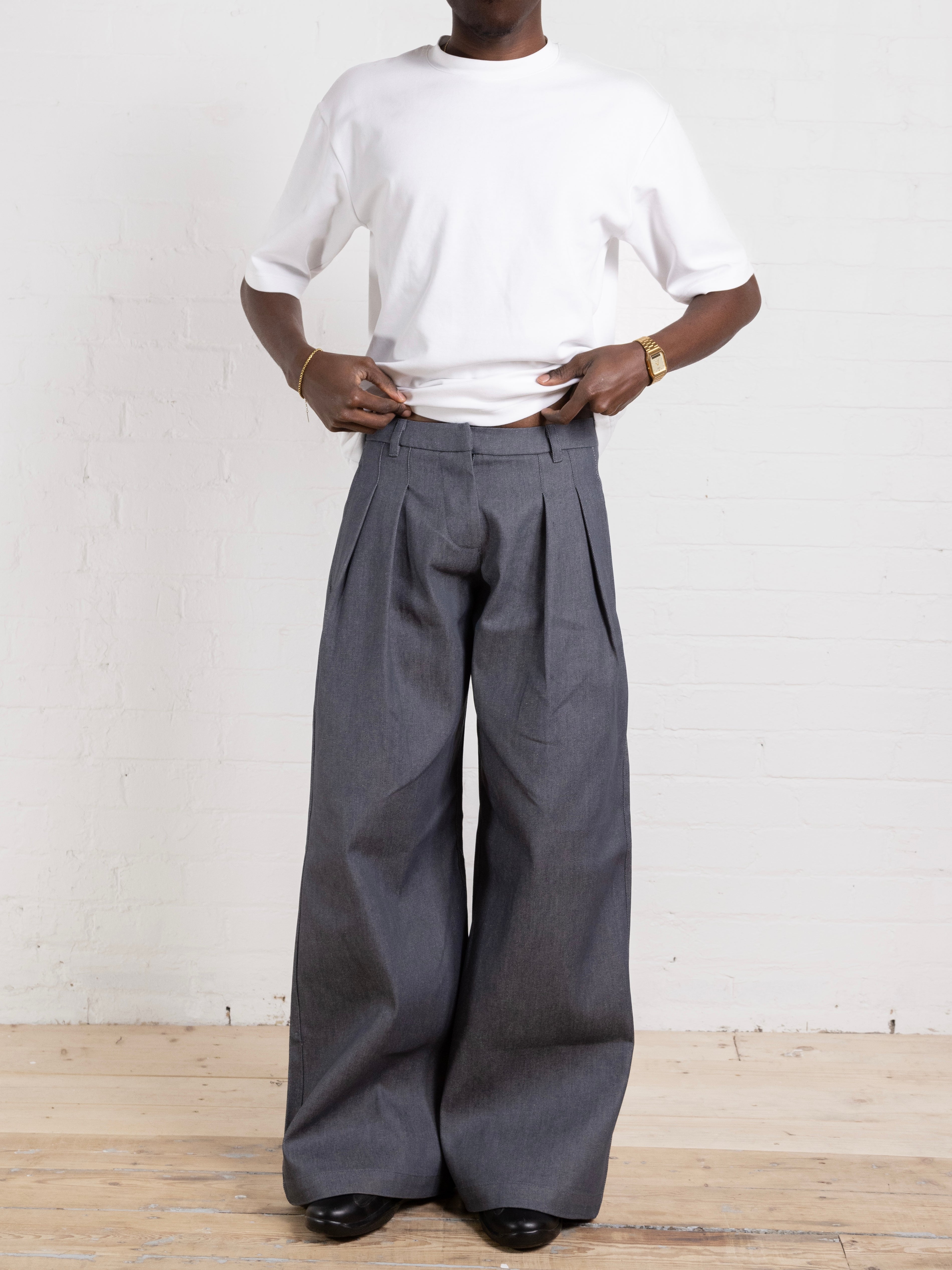 die Parker-Hose aus kadettengrauem Denim