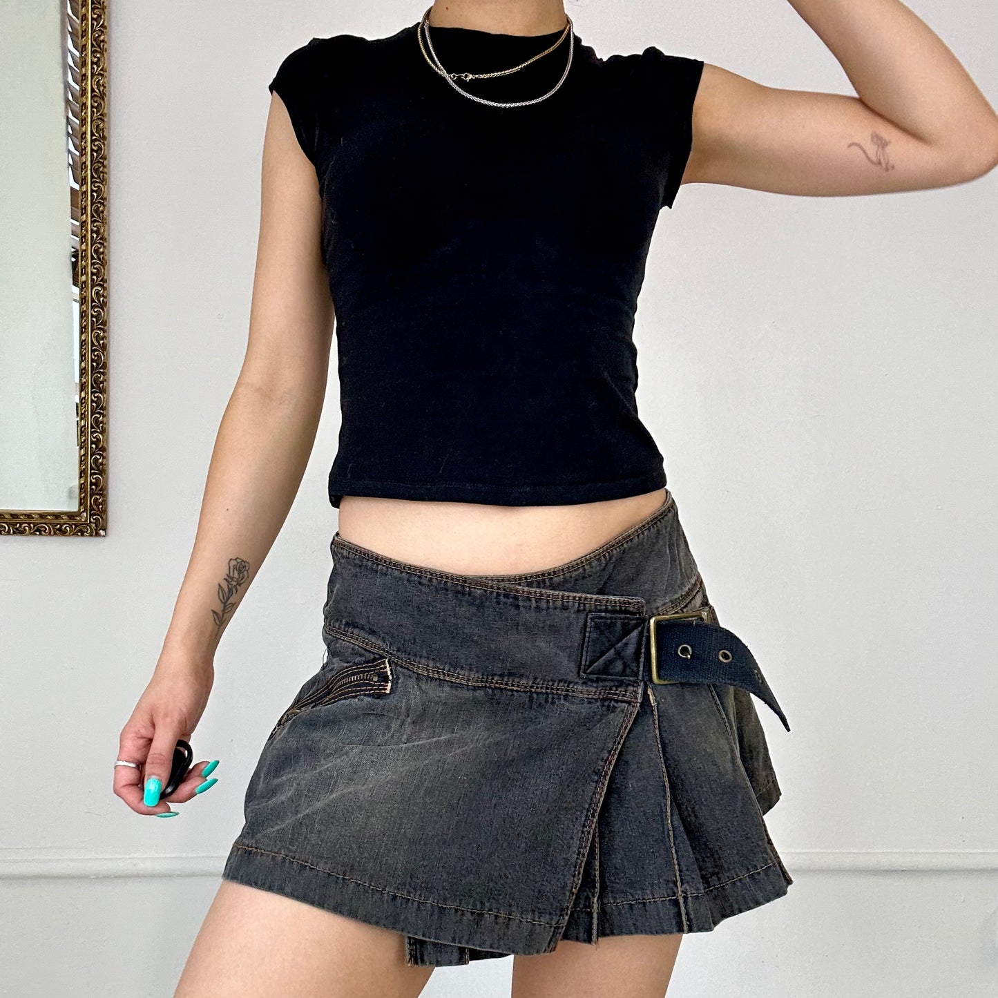 phard 00's pleated mini buckle skirt