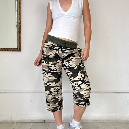 baggy camo cargo capris by fishbone