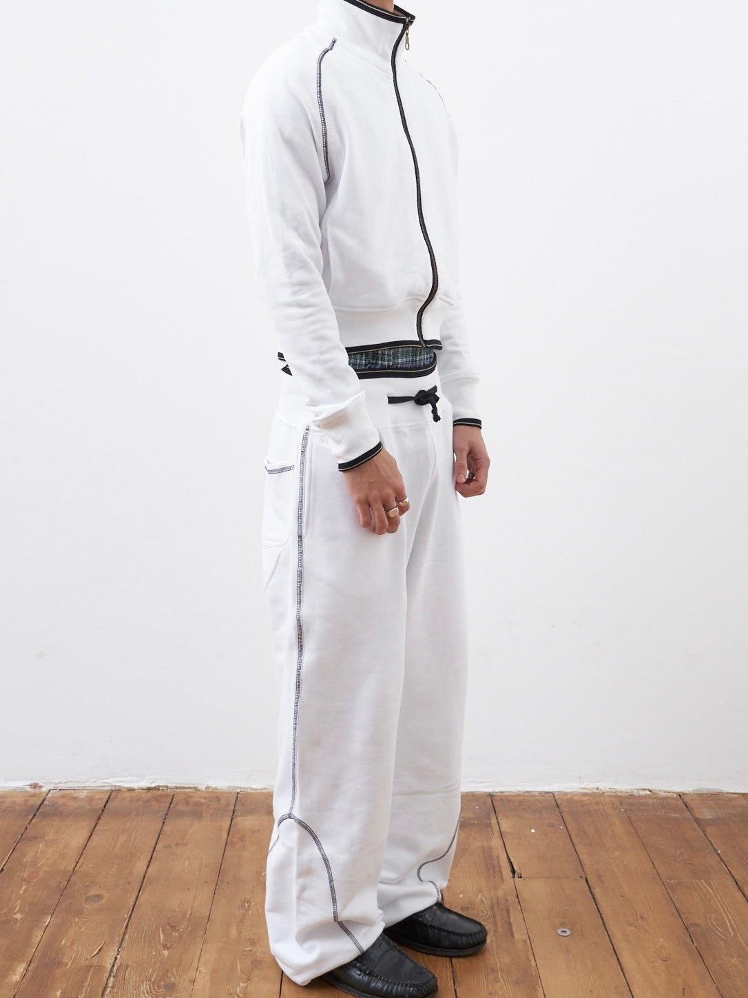 mooch jogger - white