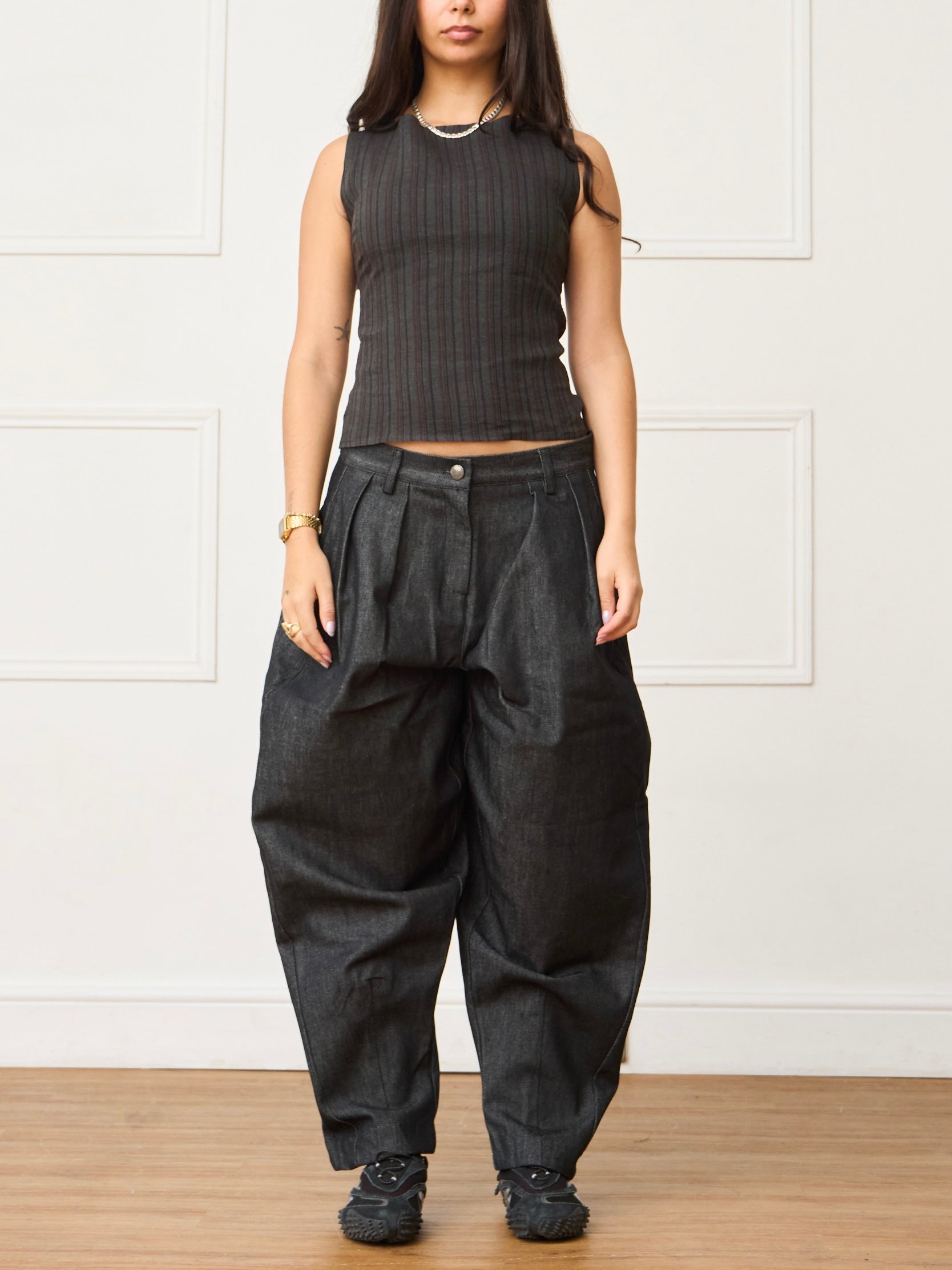 barrel jean - dark grey denim