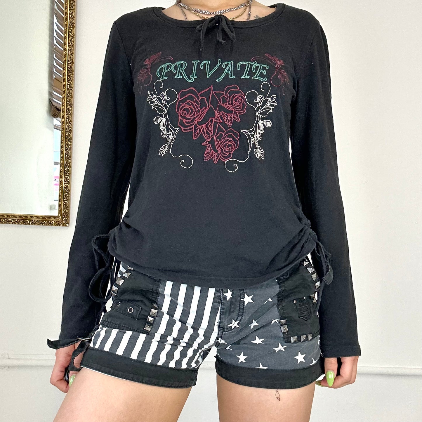 00’s black embroidered long sleeve top