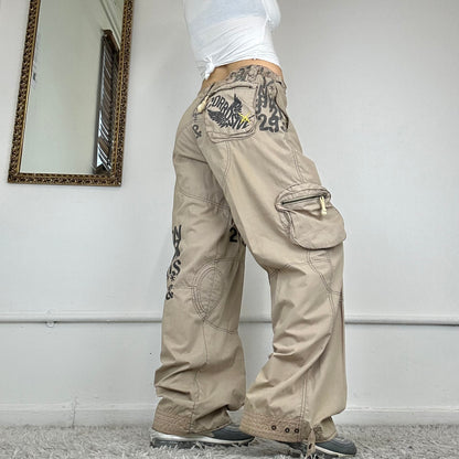 baggy cargo trousers