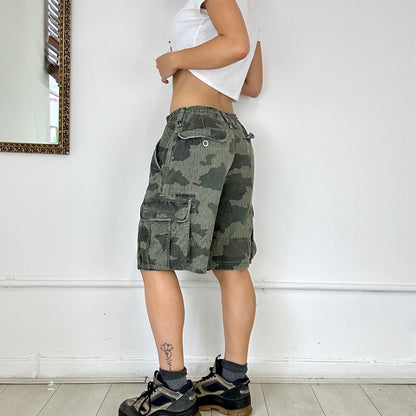 baggy camo billabong shorts