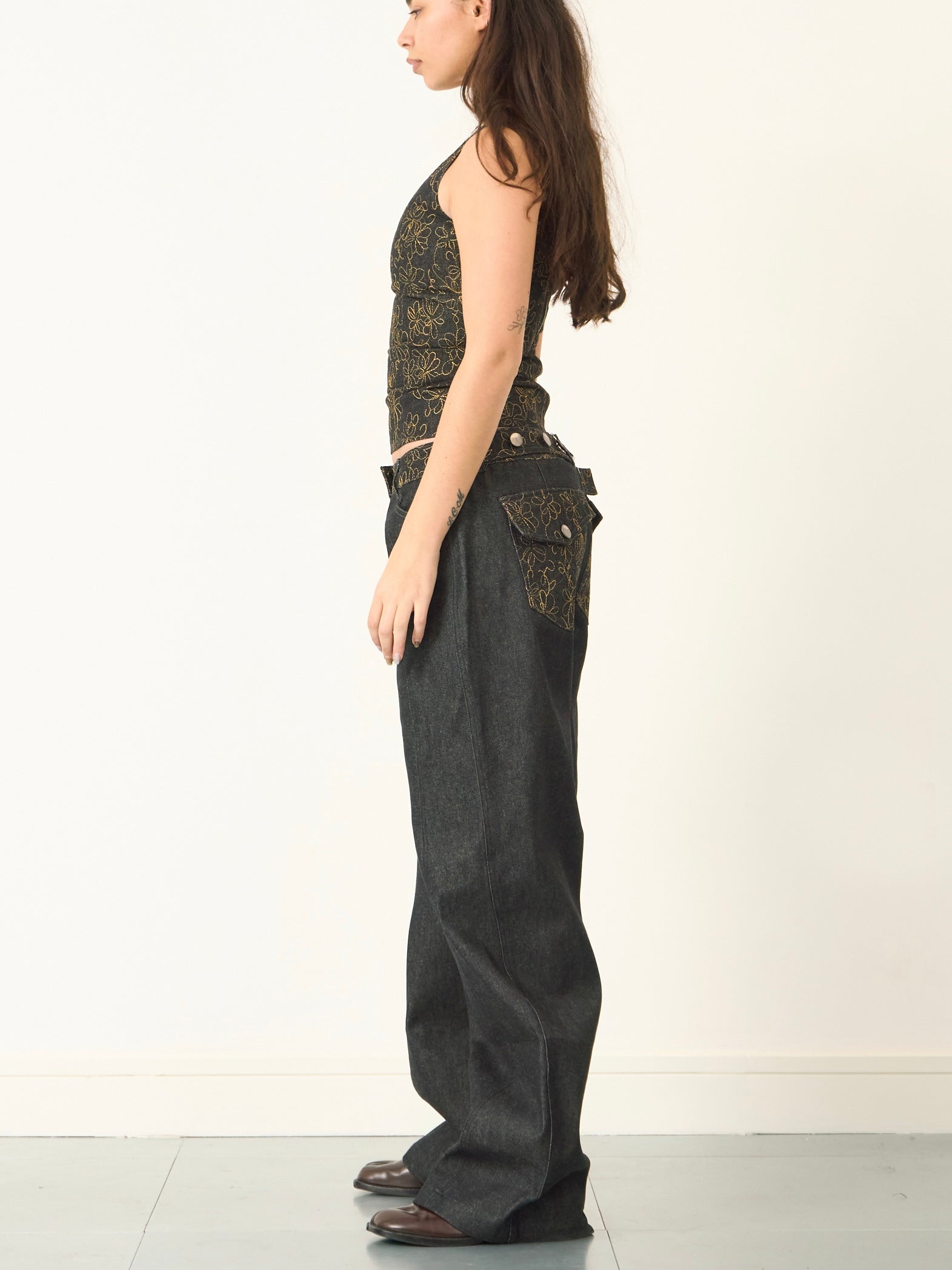 balloon jean - embroidered charcoal denim