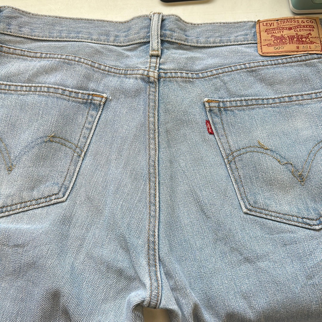 baggy light wash jeans by levi’s