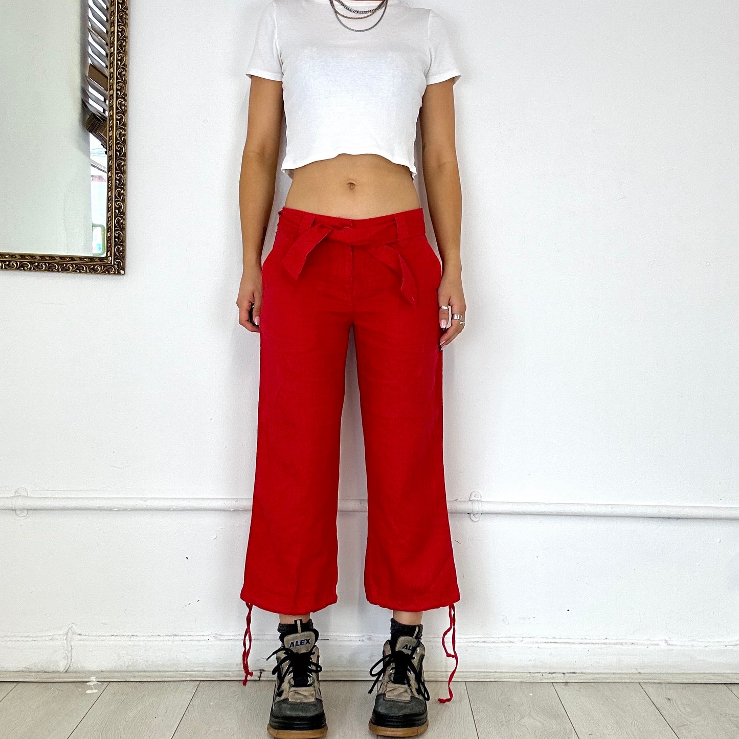 red linen capri trousers