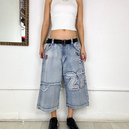 2000’s baggy denim shorts