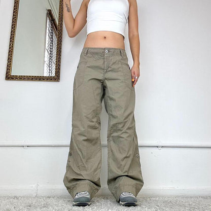 2000’s khaki cargo trousers