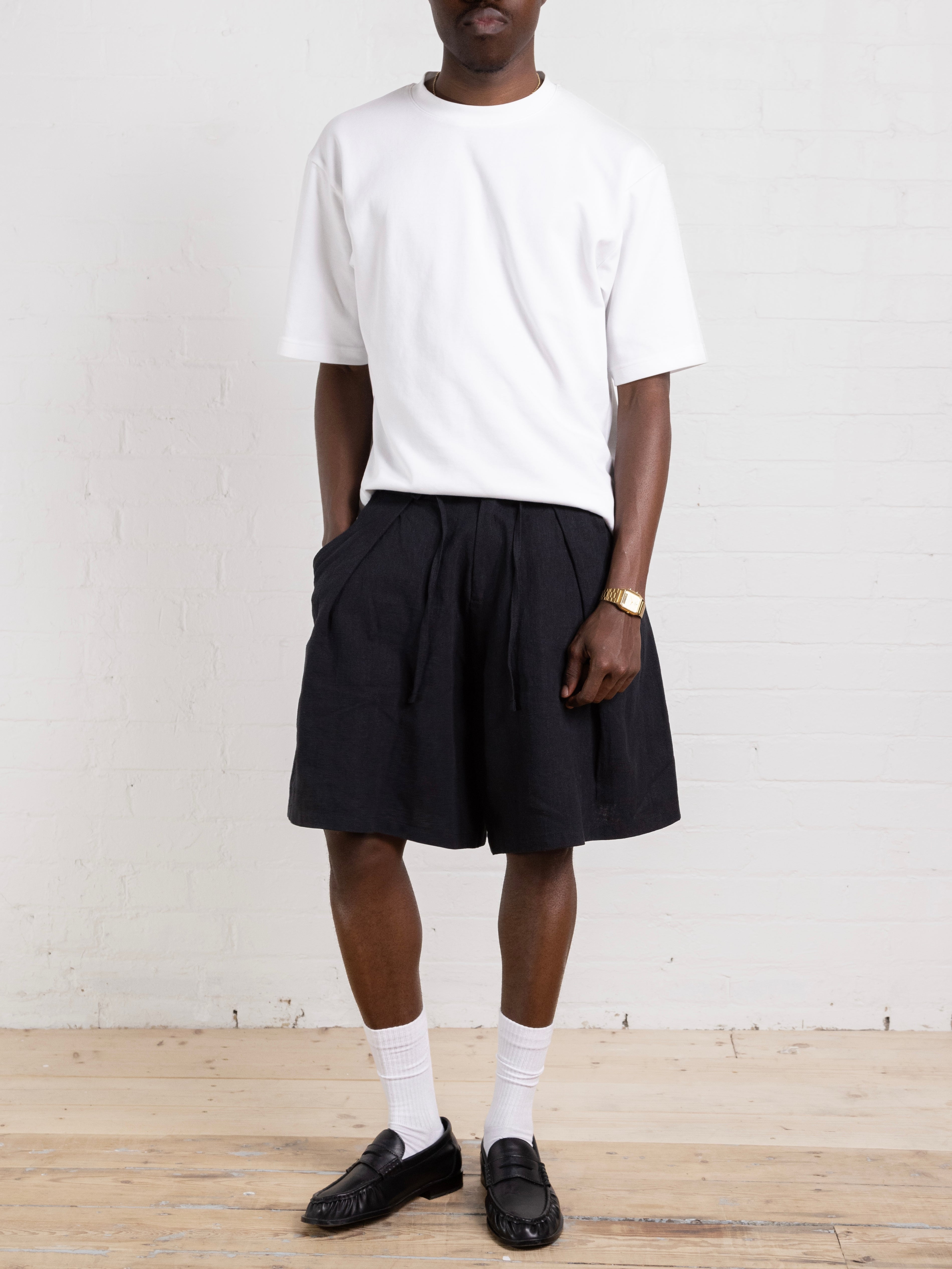 lake short - black linen