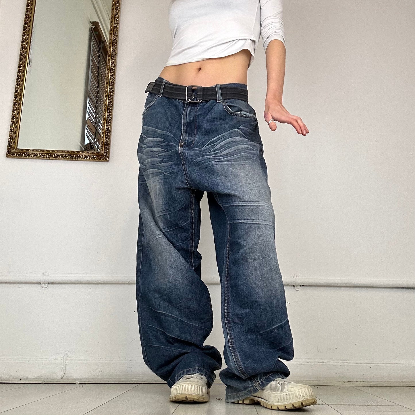 00’s baggy jeans