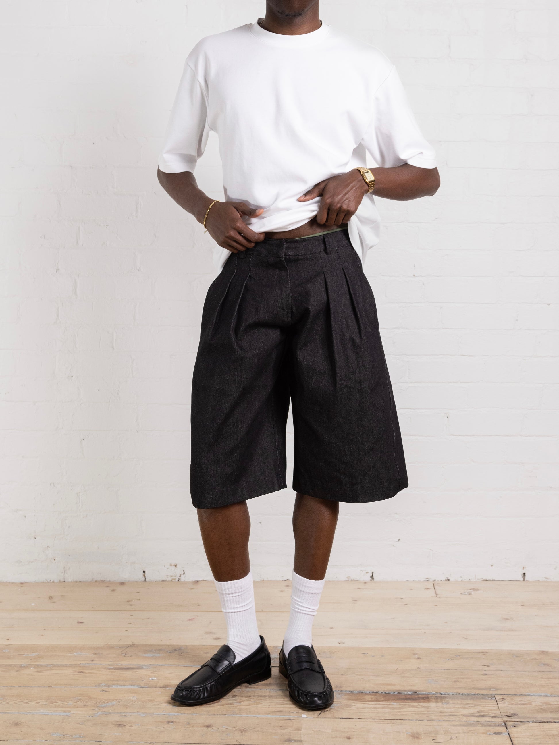 die Parker-Shorts aus dunkelgrauem Denim