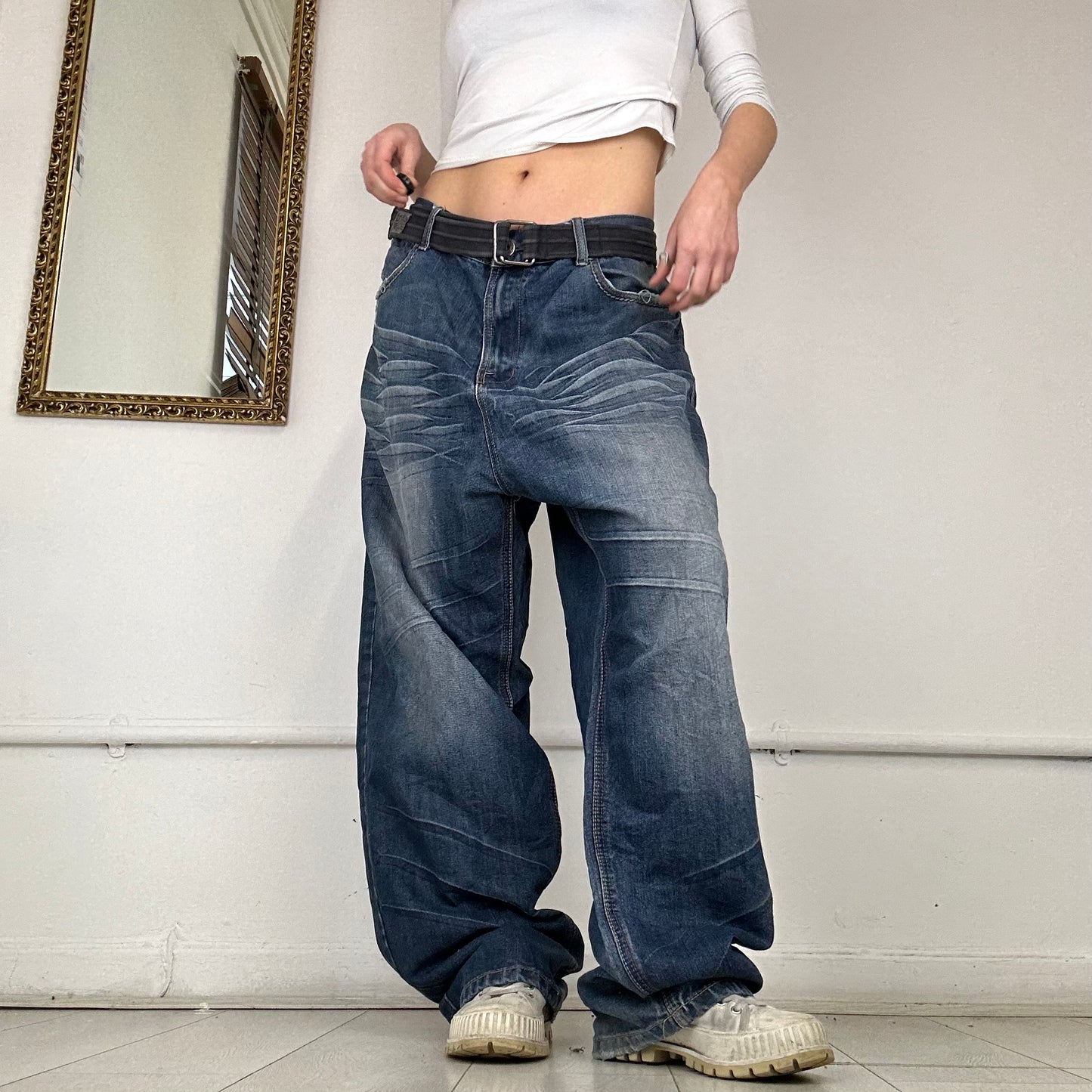 00’s baggy jeans