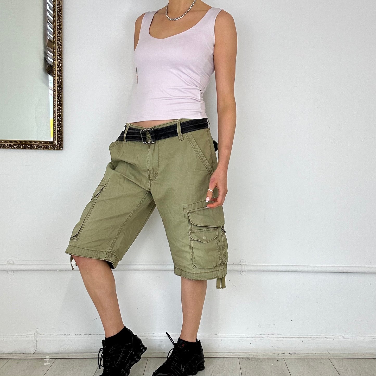 baggy khaki levi’s cargo shorts