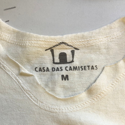 graphic print top by casa das camisetas