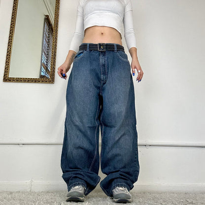 90's baggy jeans