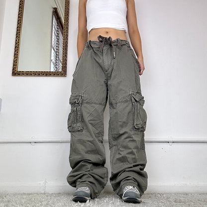 2000’s baggy cargo trousers