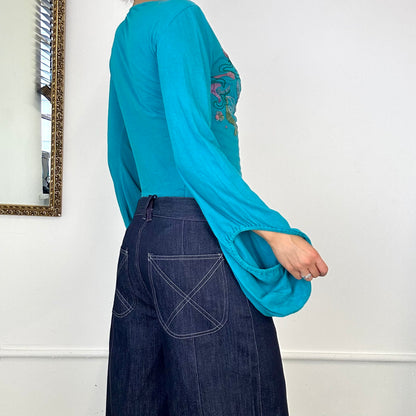 2000's blue embroidered drape sleeved top