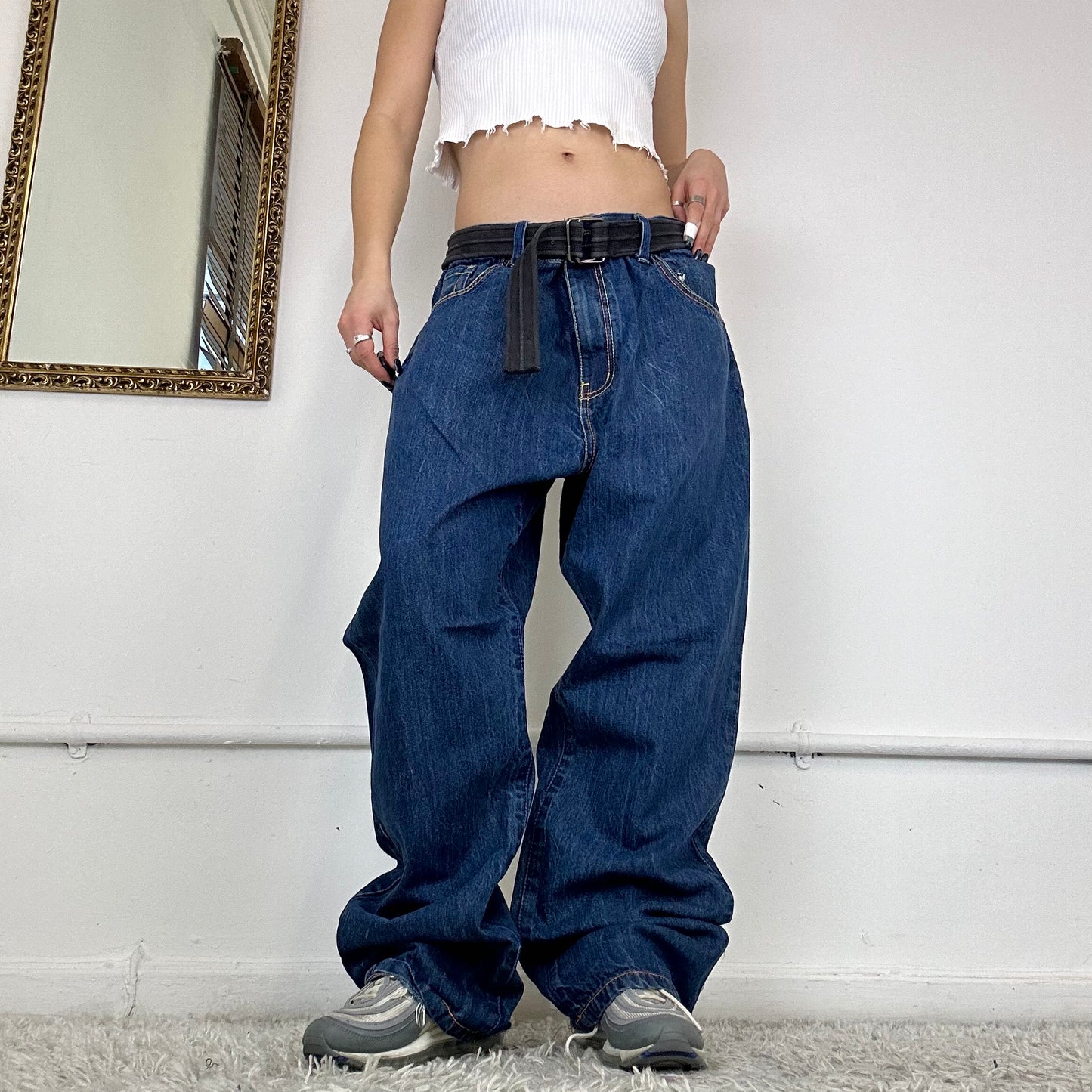 2000's baggy embroidered jeans