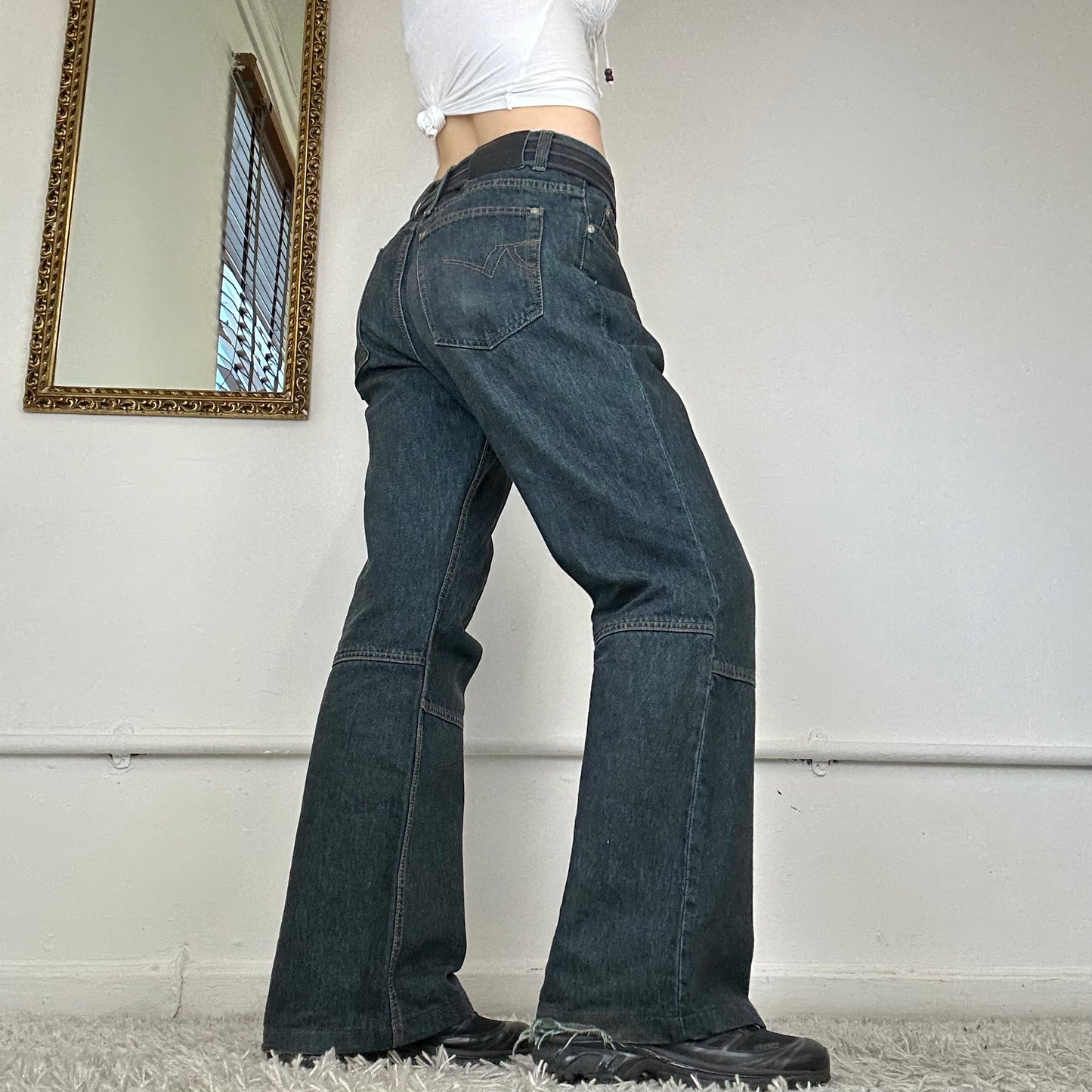 00s low waisted baggy jeans