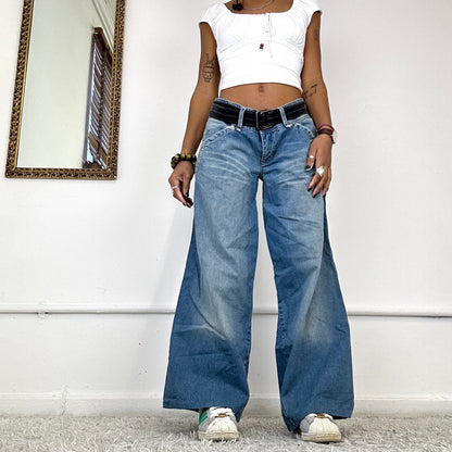 90's wide leg levi's jeans