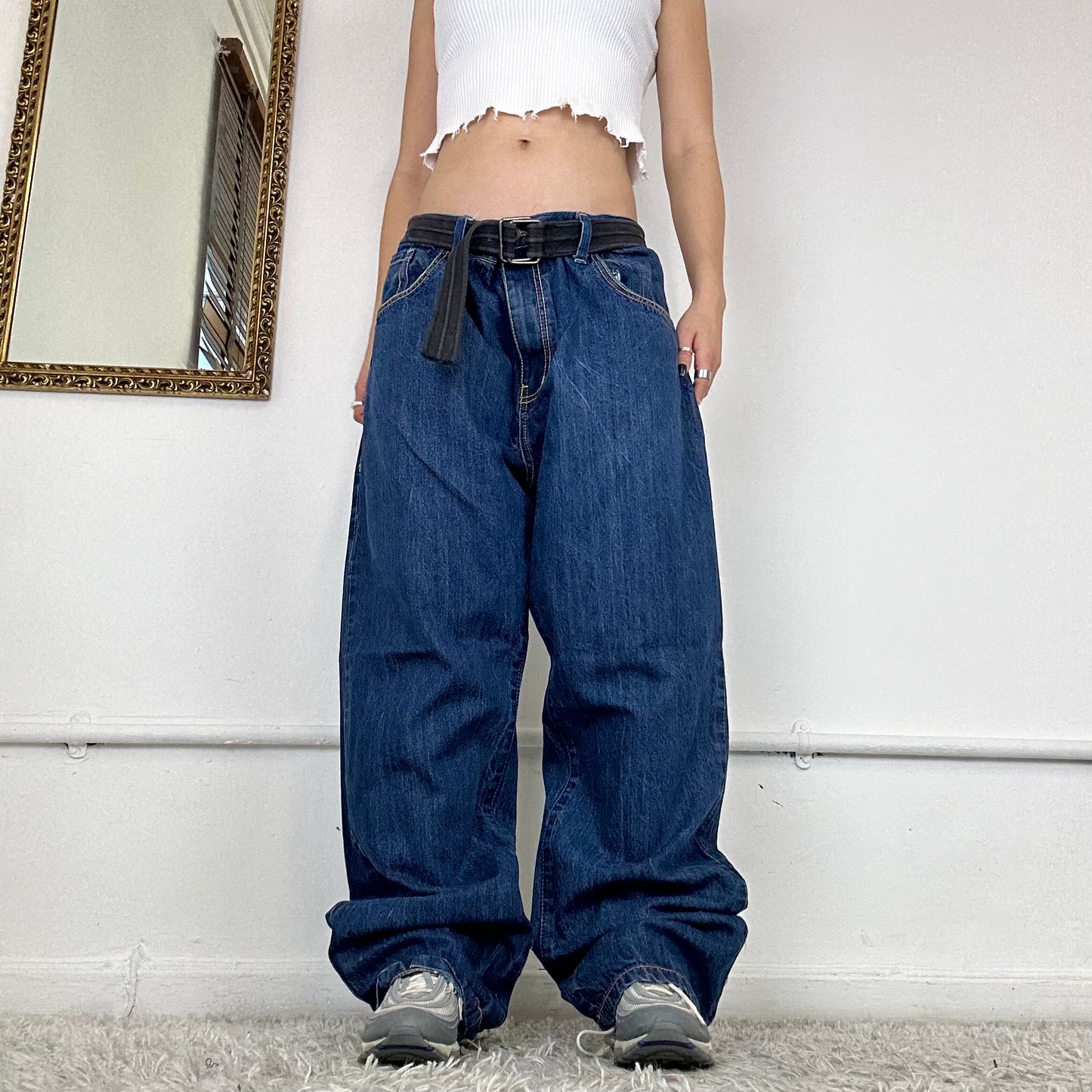 2000's baggy embroidered jeans