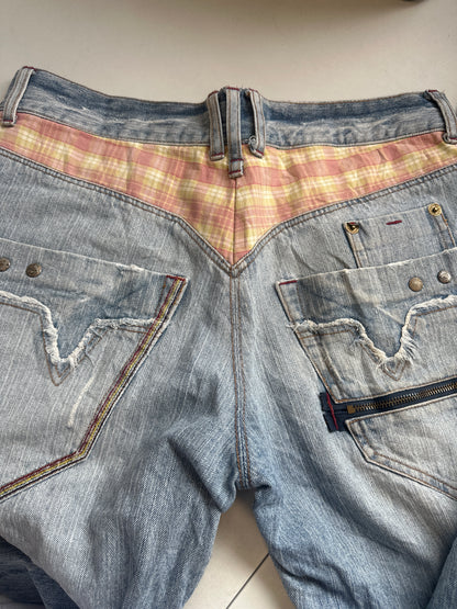 light wash 00’s denim shorts