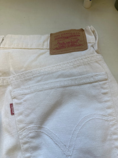 white vintage levi’s shorts