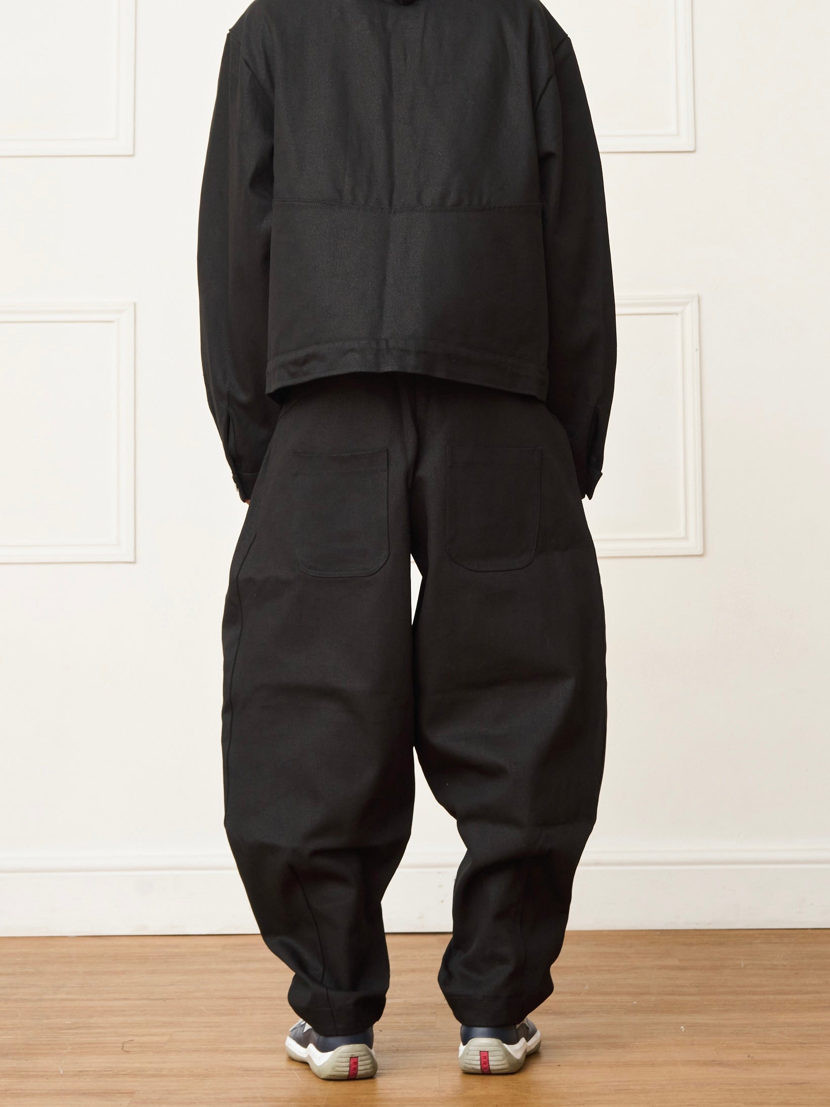 barrel jean - black denim