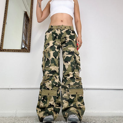 2000’s camo cargo trousers