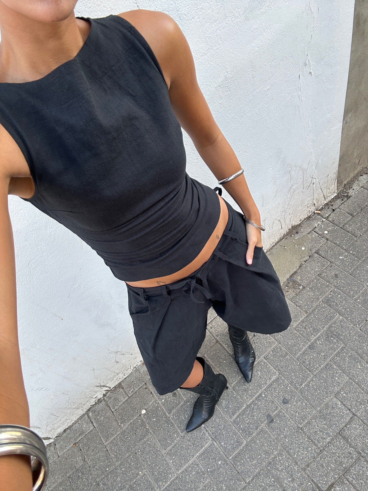 lake short - black linen