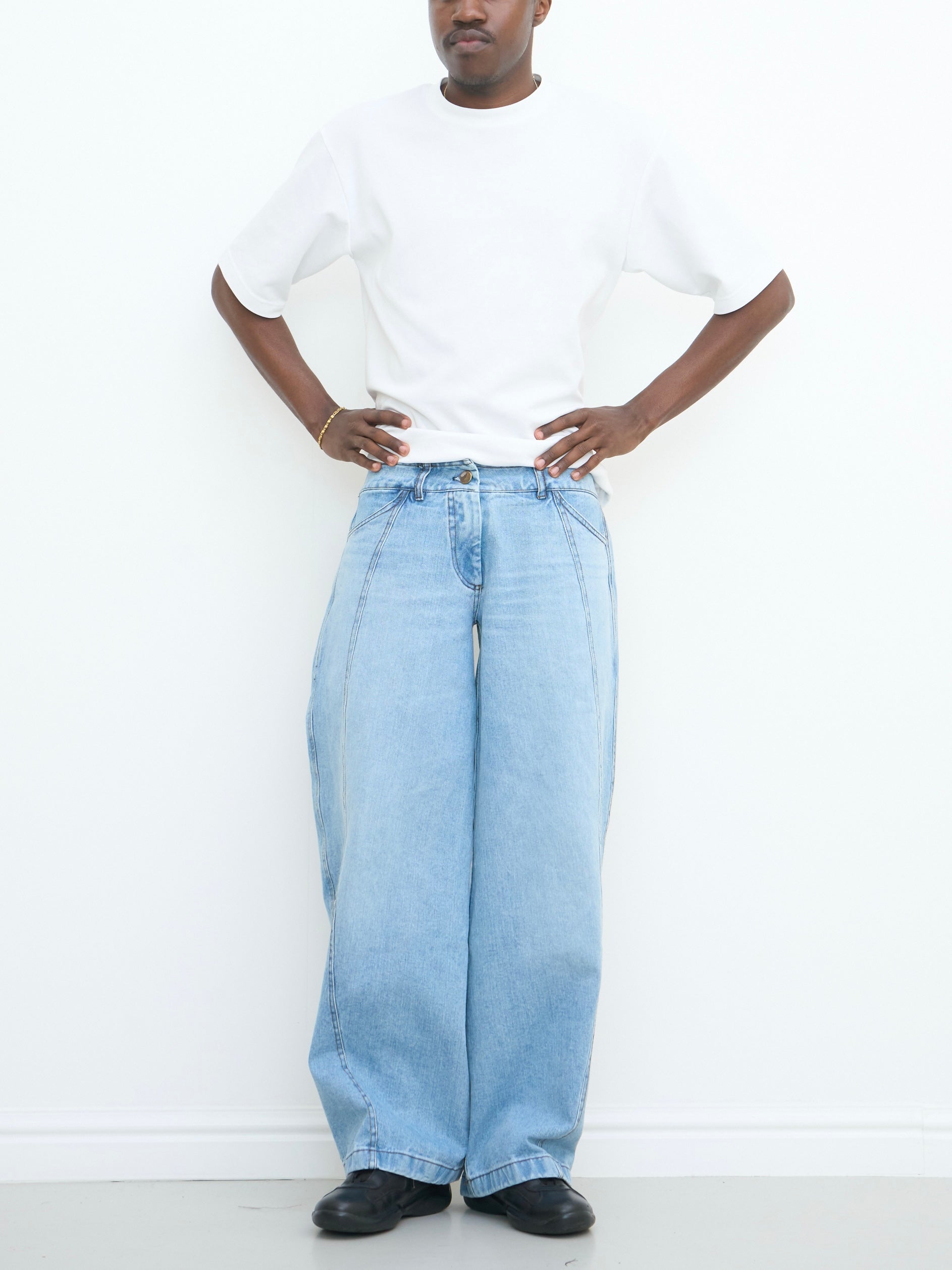 balloon jean - light washed denim