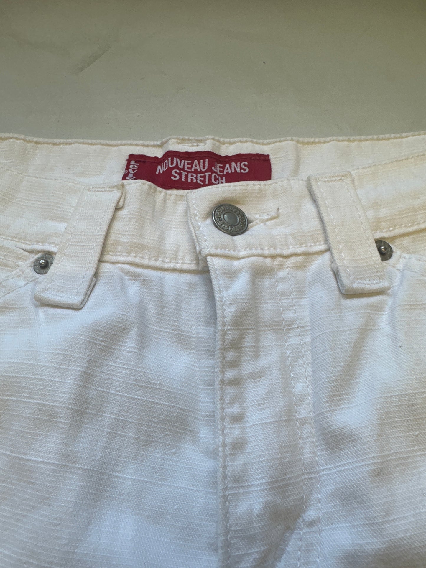 white vintage levi’s shorts