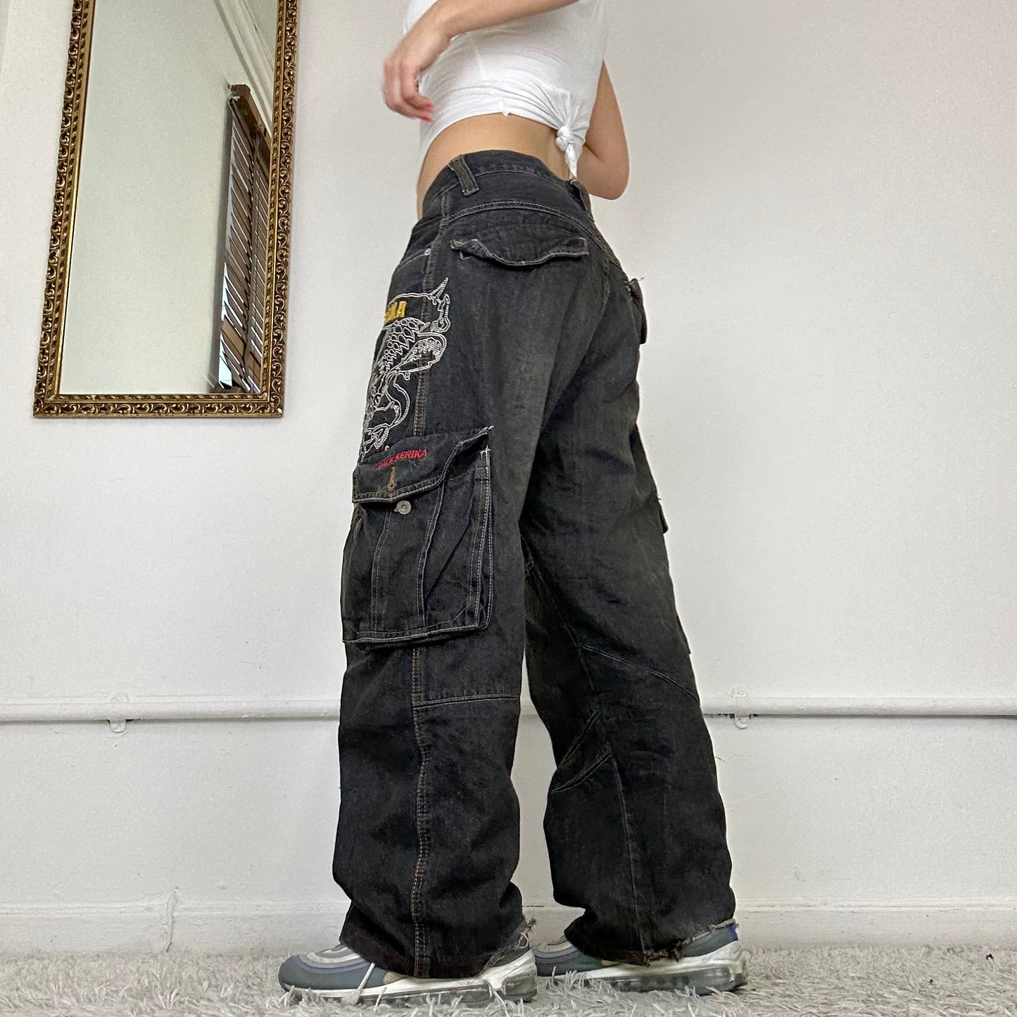 2000’s embroidered jeans