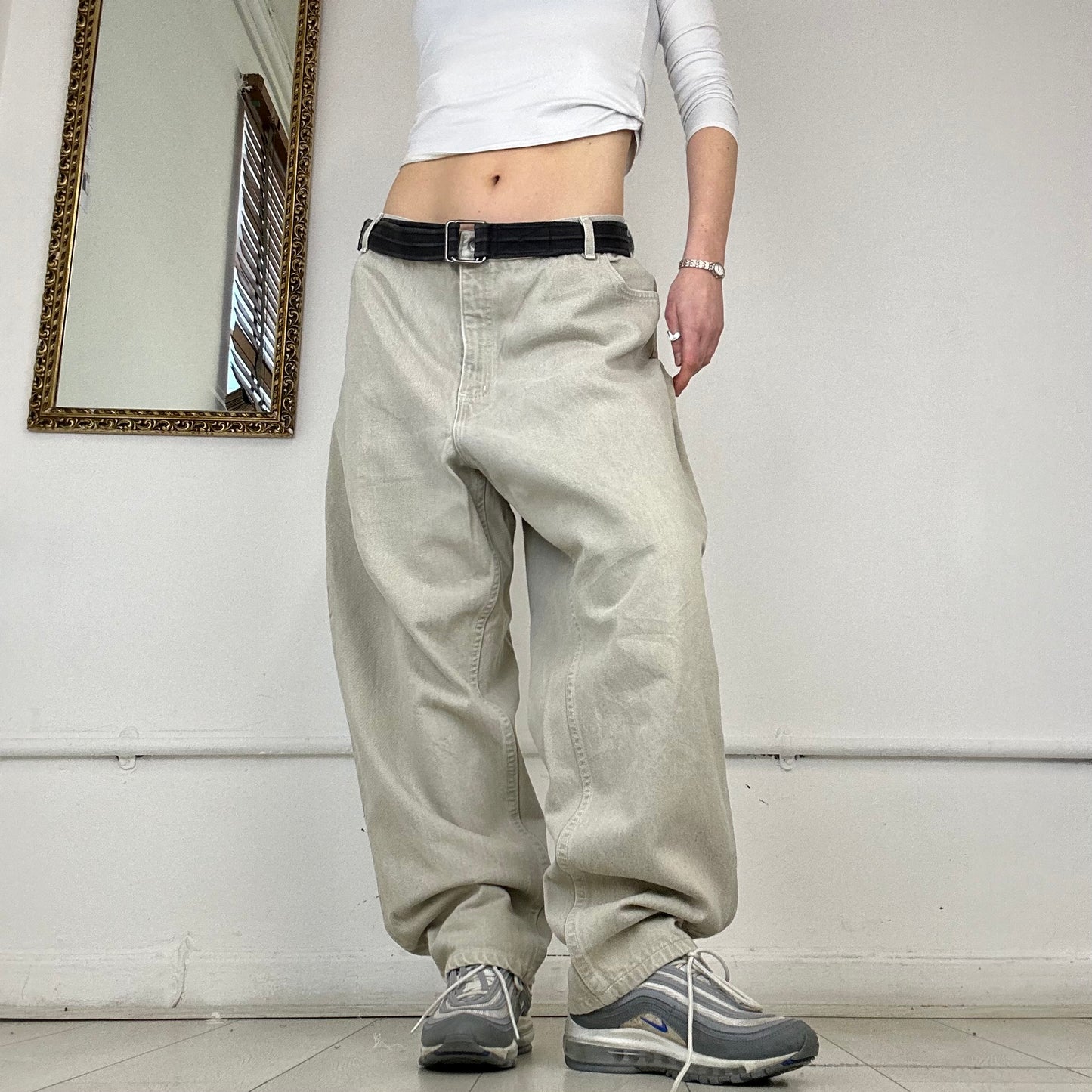 90’s baggy off-white jeans