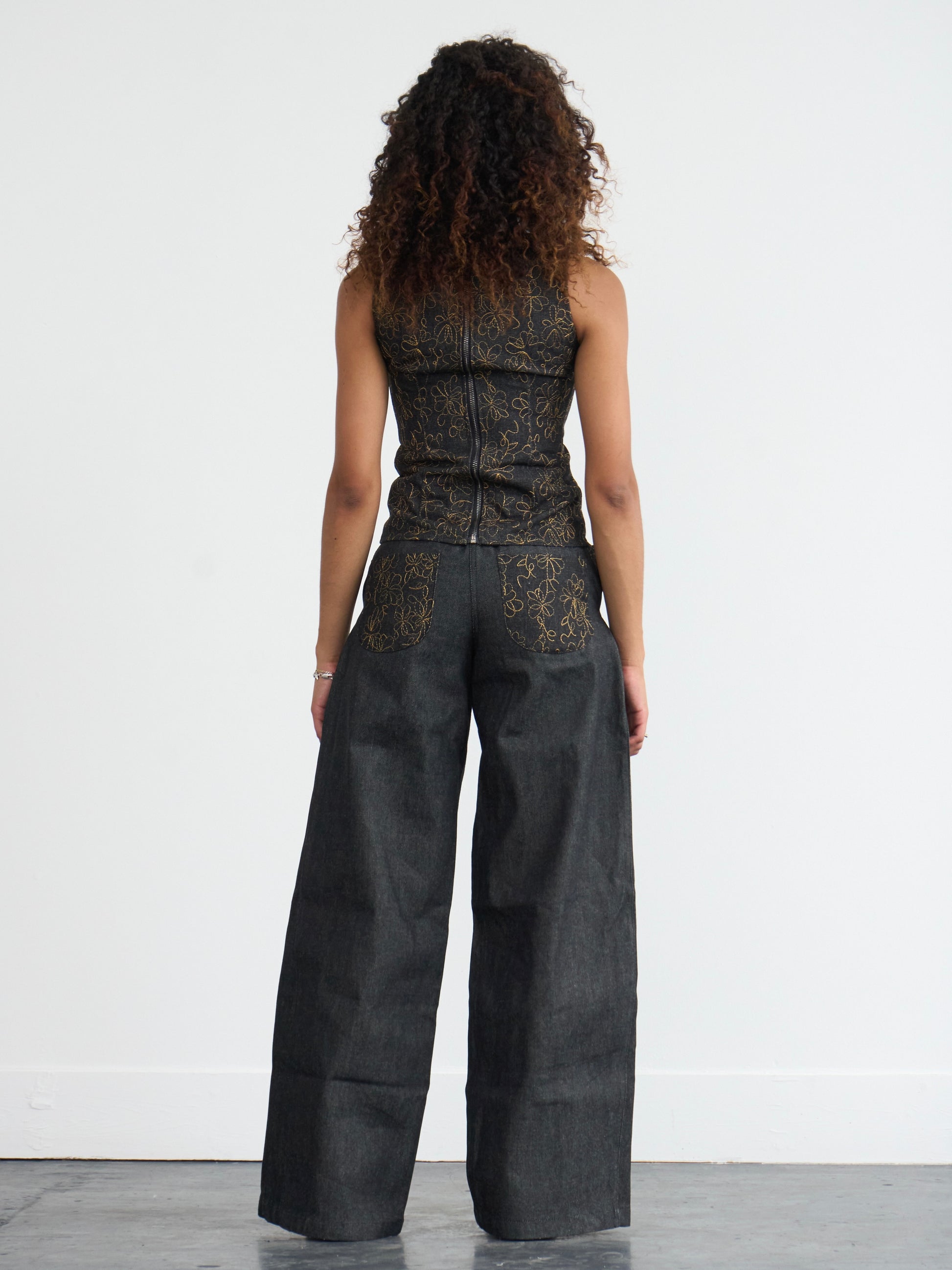 tommy jean - embroidered charcoal denim