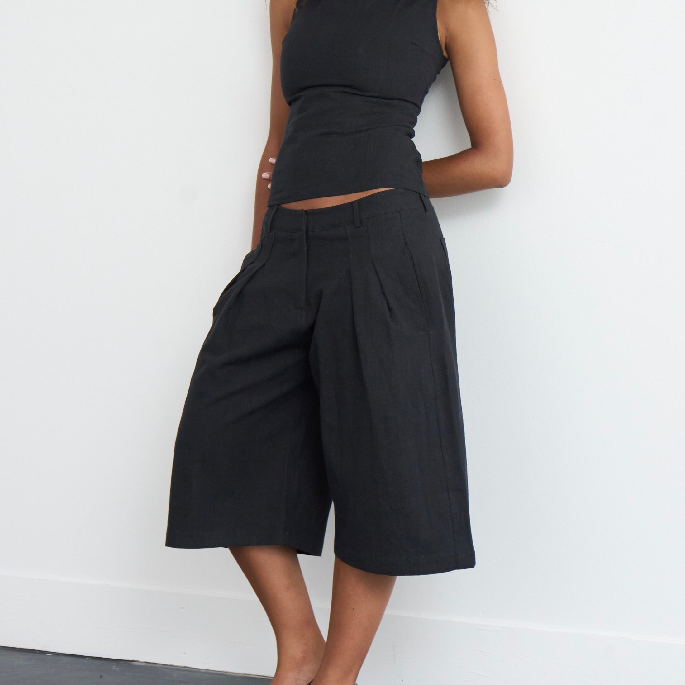 parker short - black linen