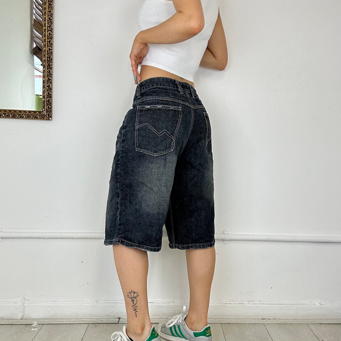 00’s dark wash baggy denim shorts